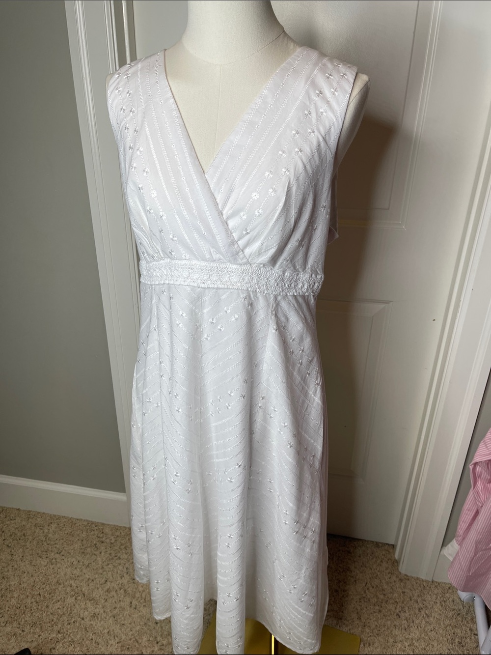 Rabbit Rabbit Rabbit White Sleeveless V-Neck Embroidered Midi Dress
